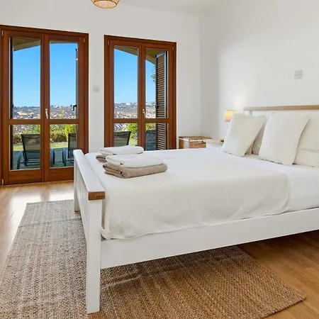 Villa Beautiful, Modern Junior Ez02 - Minimi - With Communal Pool And Lovely Views, Aphrodite Hills