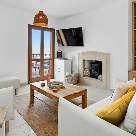 Villa Beautiful, Modern Junior Ez02 - Minimi - With Communal Pool And Lovely Views, Aphrodite Hills *