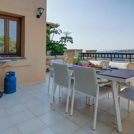 Beautiful, Modern Junior Ez02 - Minimi - With Communal Pool And Lovely Views, Aphrodite Hills *