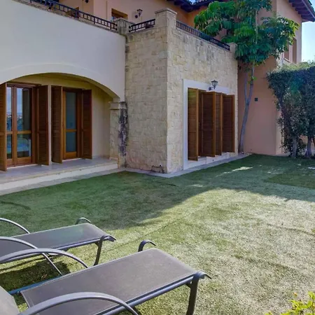 Beautiful, Modern Junior Ez02 - Minimi - With Communal Pool And Lovely Views, Aphrodite Hills