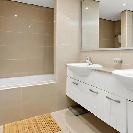 Beautiful, Modern Junior Ez02 - Minimi - With Communal Pool And Lovely Views, Aphrodite Hills Villa *