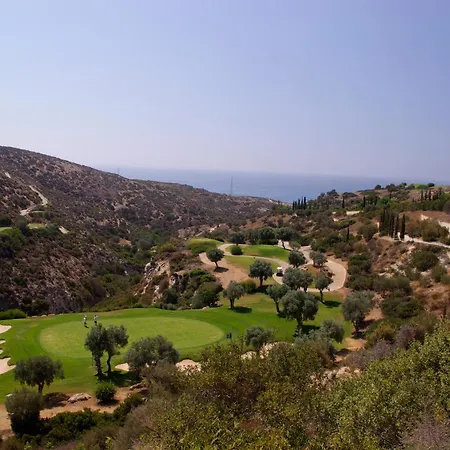 Beautiful, Modern Junior Ez02 - Minimi - With Communal Pool And Lovely Views, Aphrodite Hills * Kouklia